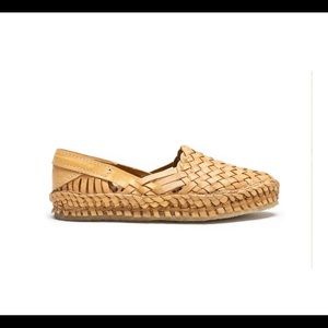 Mohinders Woven Flat NWOT